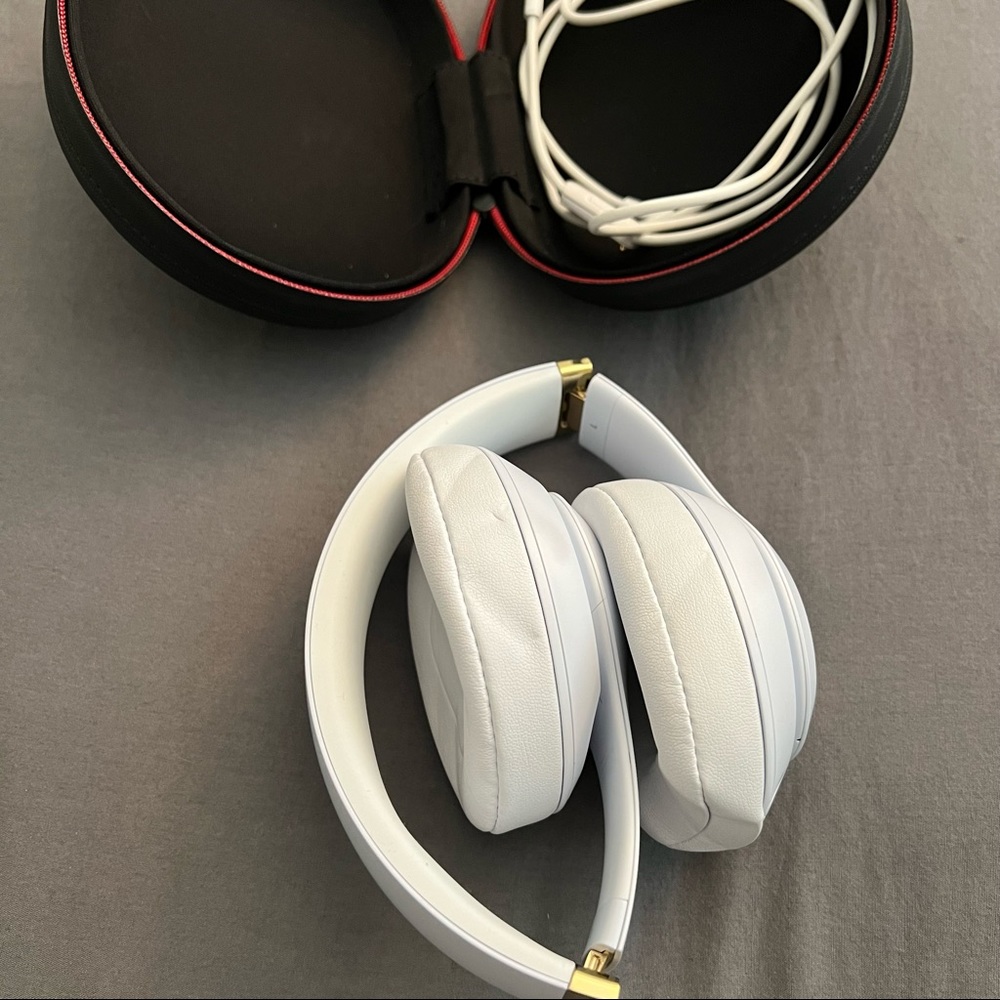 Beats studio3 headphones - Picture 14 of 15